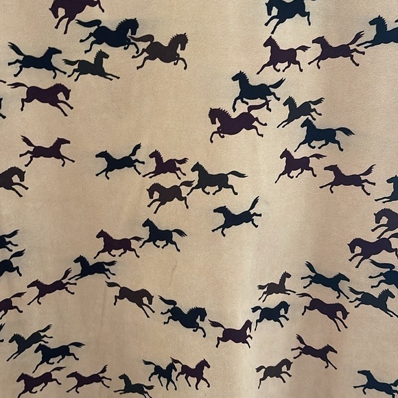 Sag Harbor tan button down shirt with brown and black horses. Size 16 - Picture 10 of 12